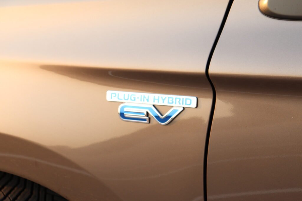 2018 Mitsubishi Outback PHEV